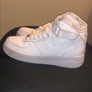 Nike air force mid white